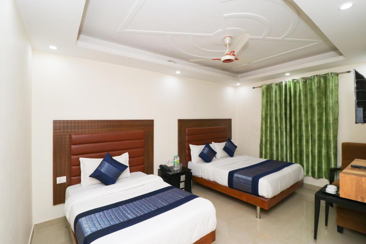 Hotel Belwood Suites - Near New Delhi Airport Экстерьер фото
