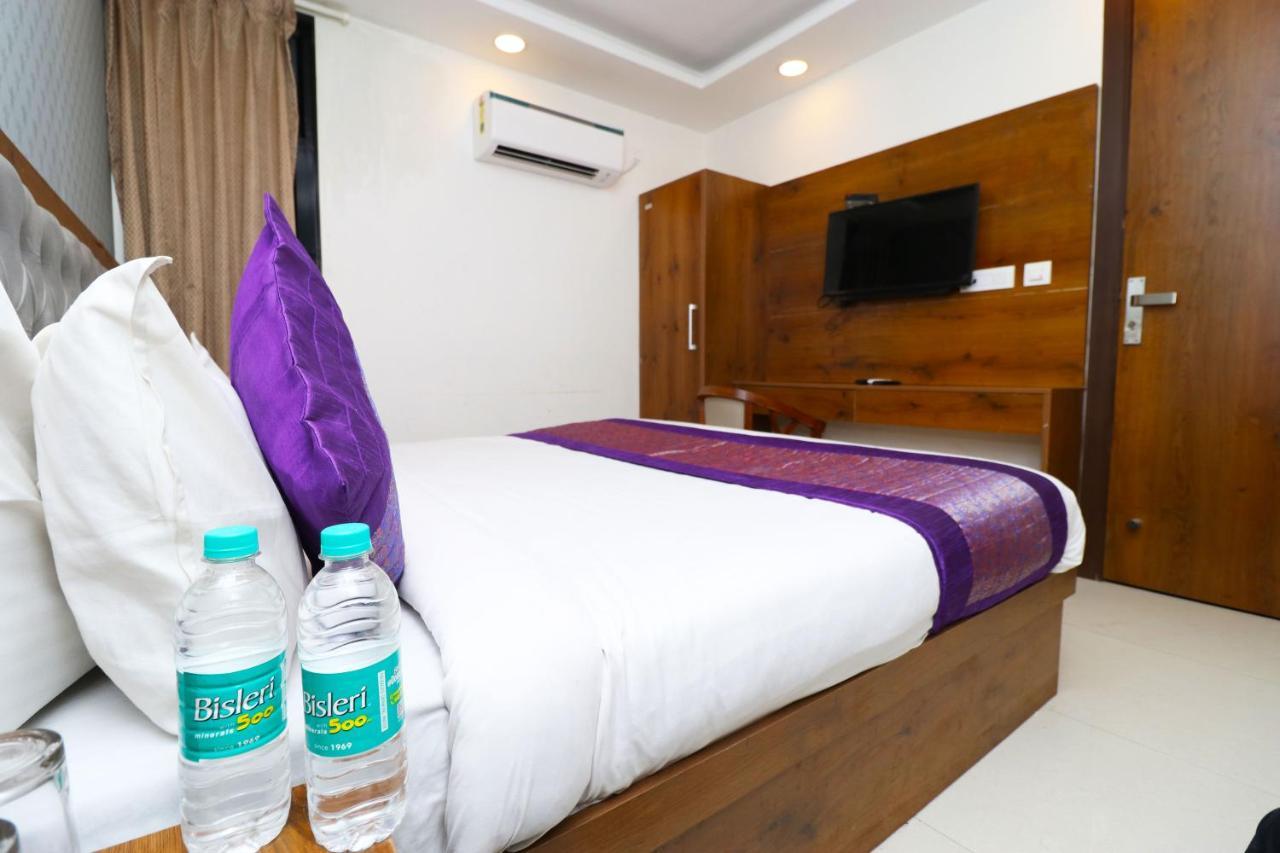 Hotel Belwood Suites - Near New Delhi Airport Экстерьер фото