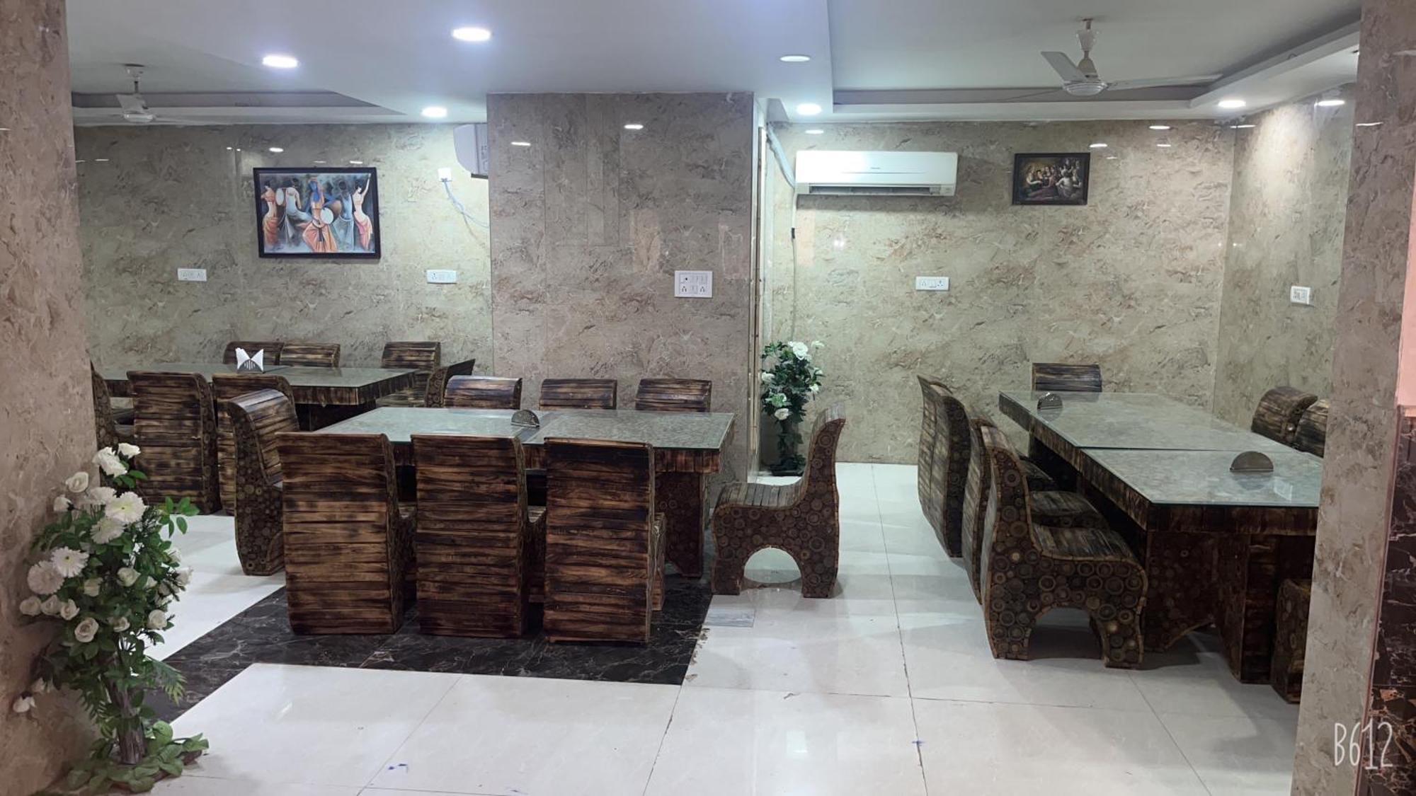 Hotel Belwood Suites - Near New Delhi Airport Экстерьер фото